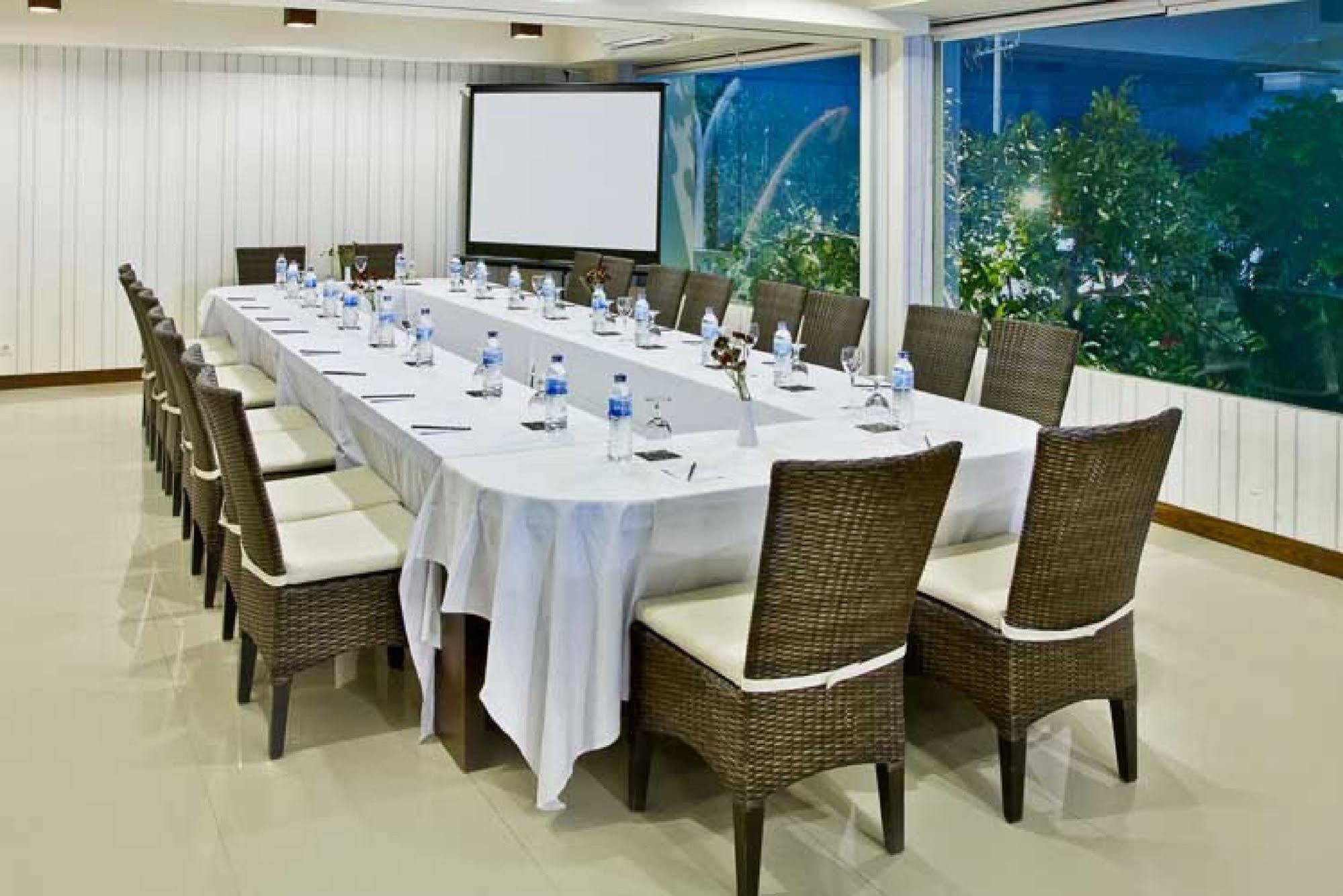 Bloo Bali Hotel Kuta  Exterior photo